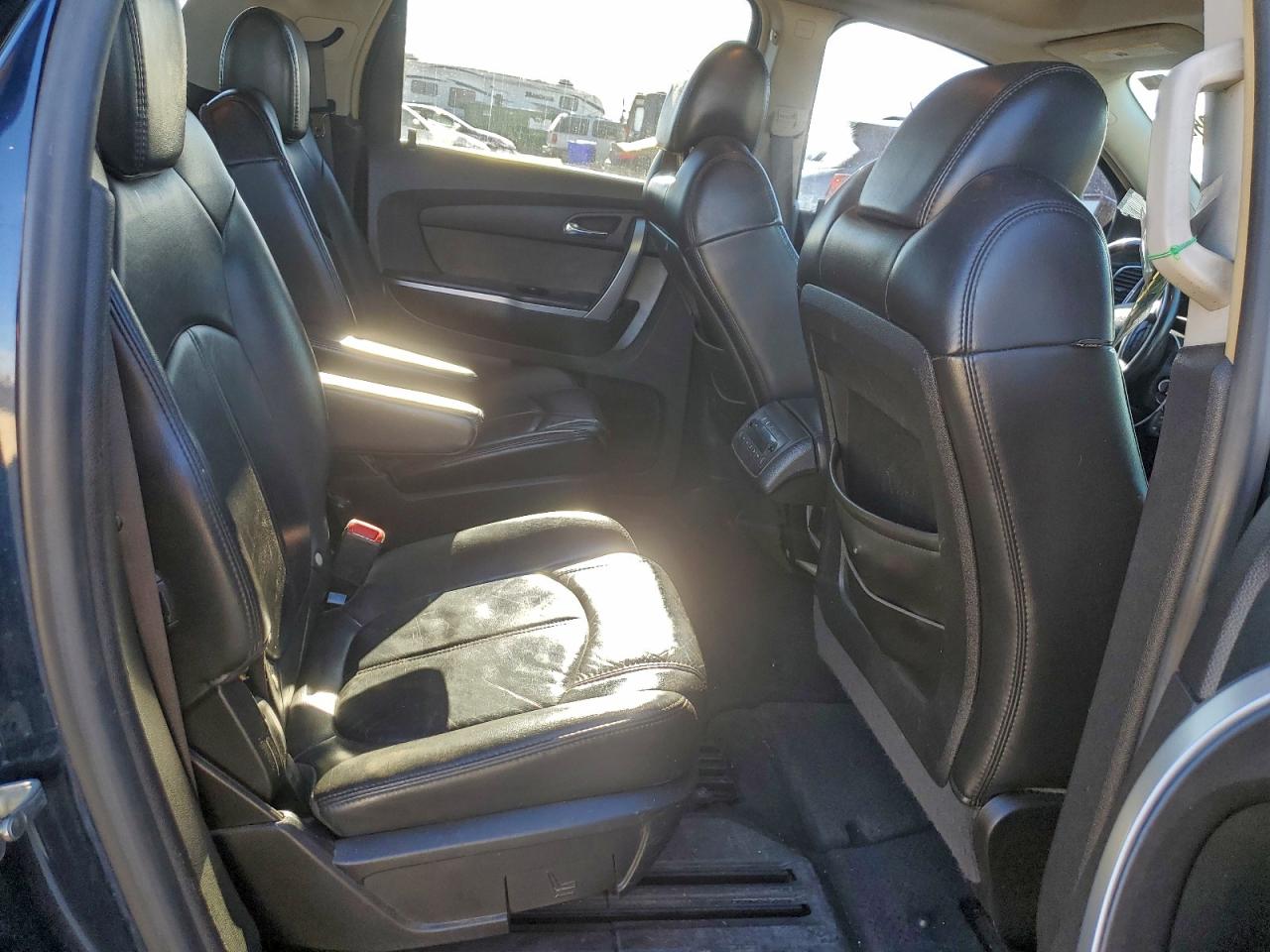 2008 GMC ACADIA SLT-2 photo 11
