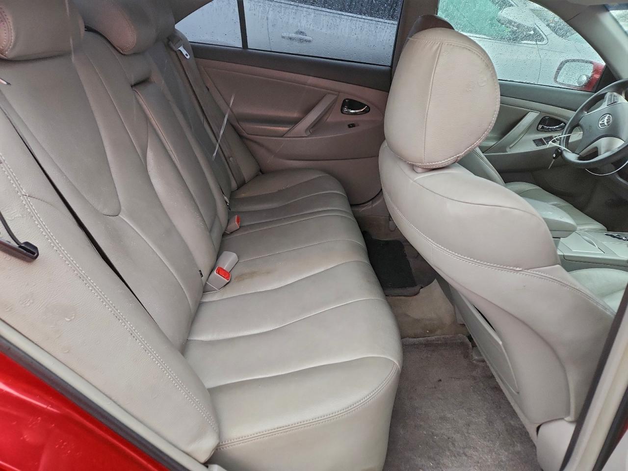 2011 TOYOTA CAMRY BASE photo 10