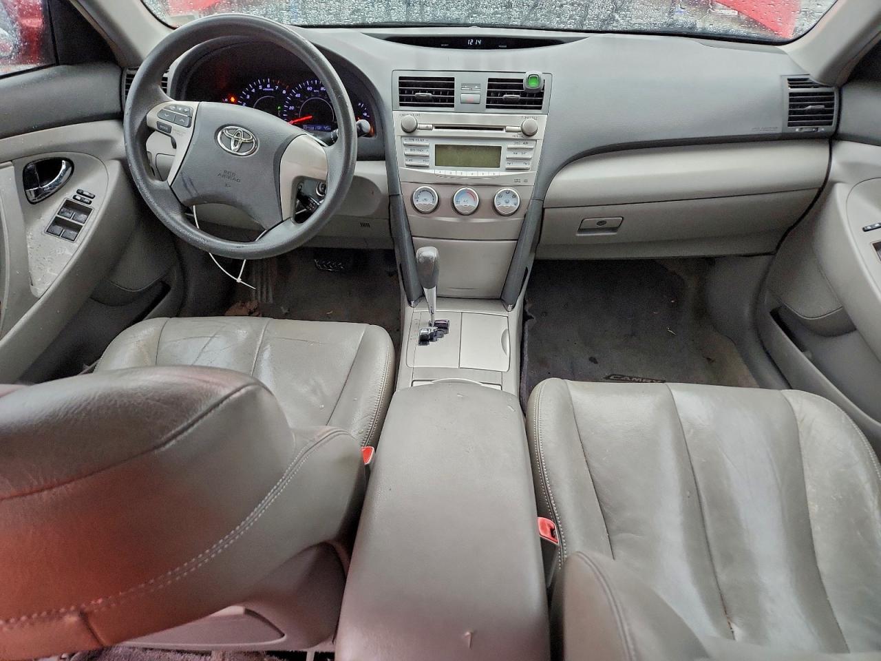2011 TOYOTA CAMRY BASE photo 8