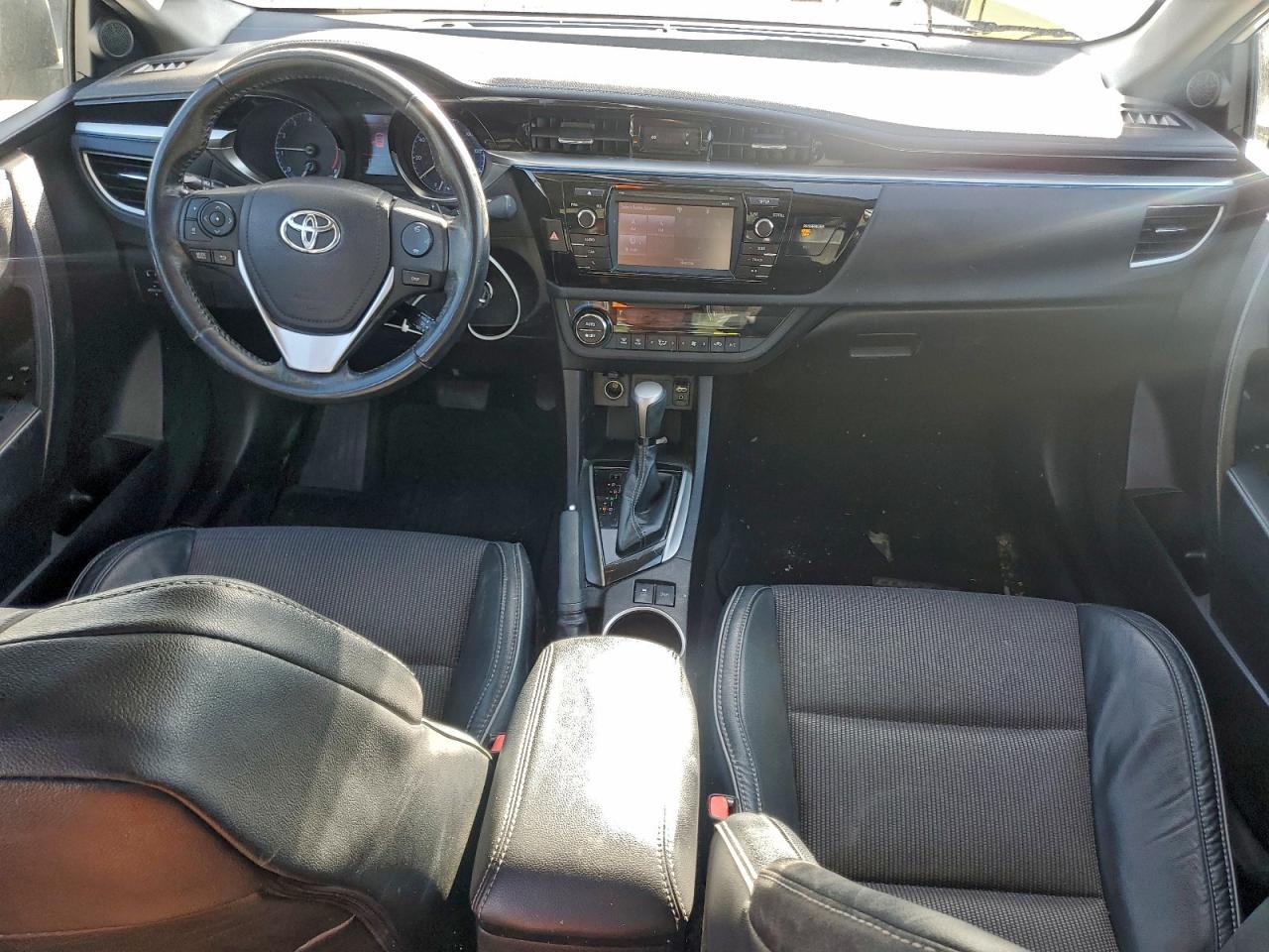 2016 TOYOTA COROLLA L photo 8