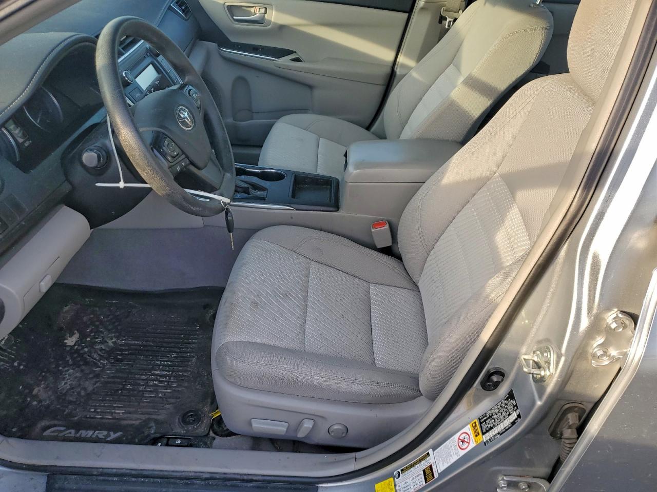 2016 TOYOTA CAMRY LE photo 7