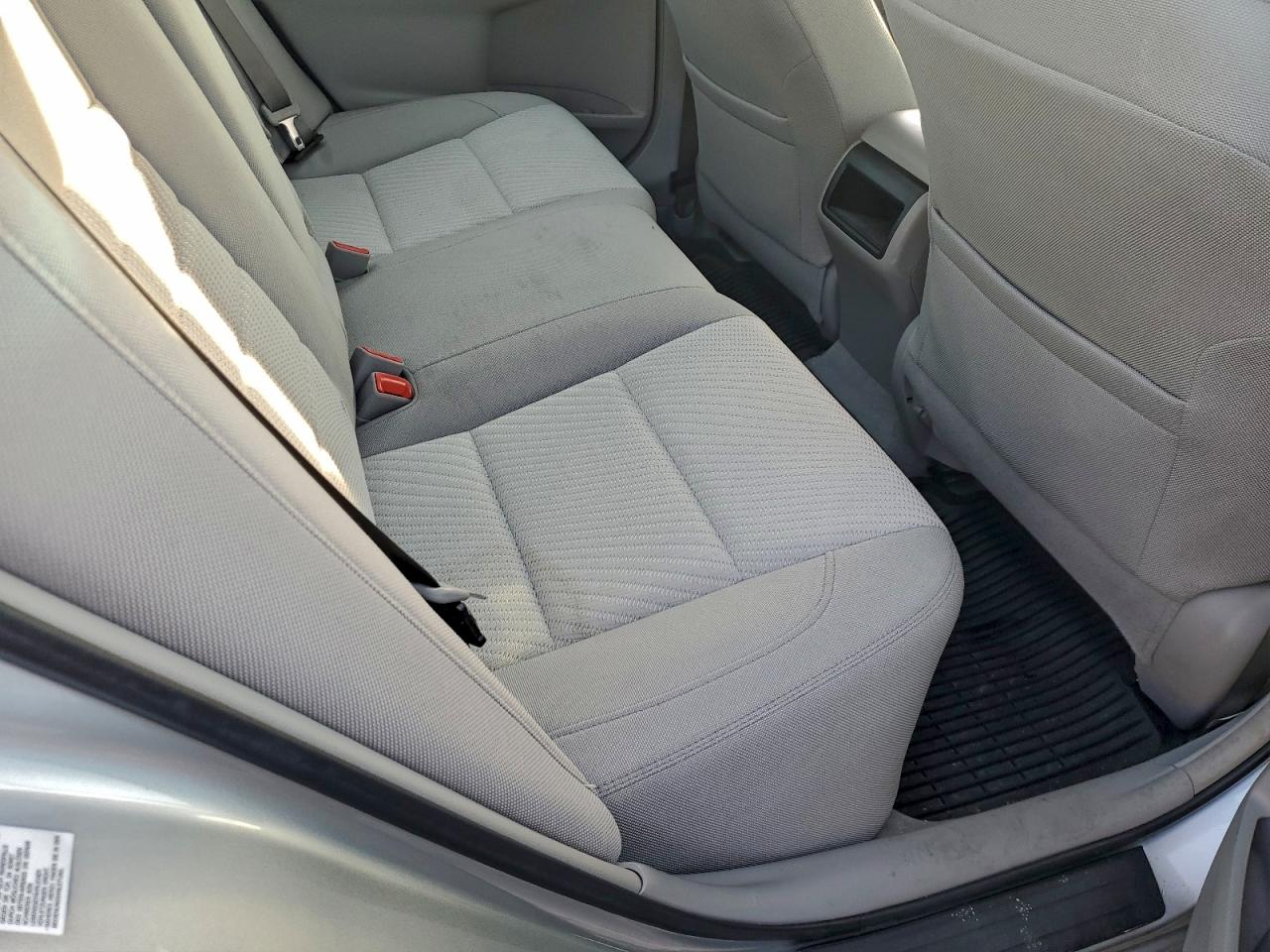 2016 TOYOTA CAMRY LE photo 10