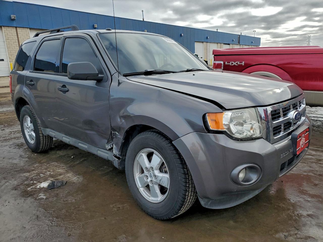 2010 FORD ESCAPE XLT photo 4