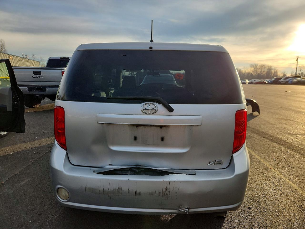 2010 TOYOTA SCION XB photo 6
