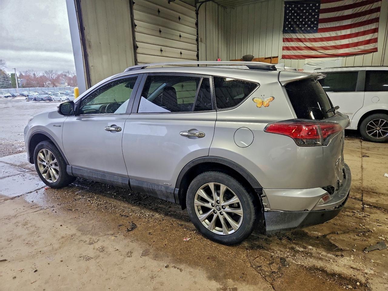 2017 TOYOTA RAV4 HV LIMITED photo 2