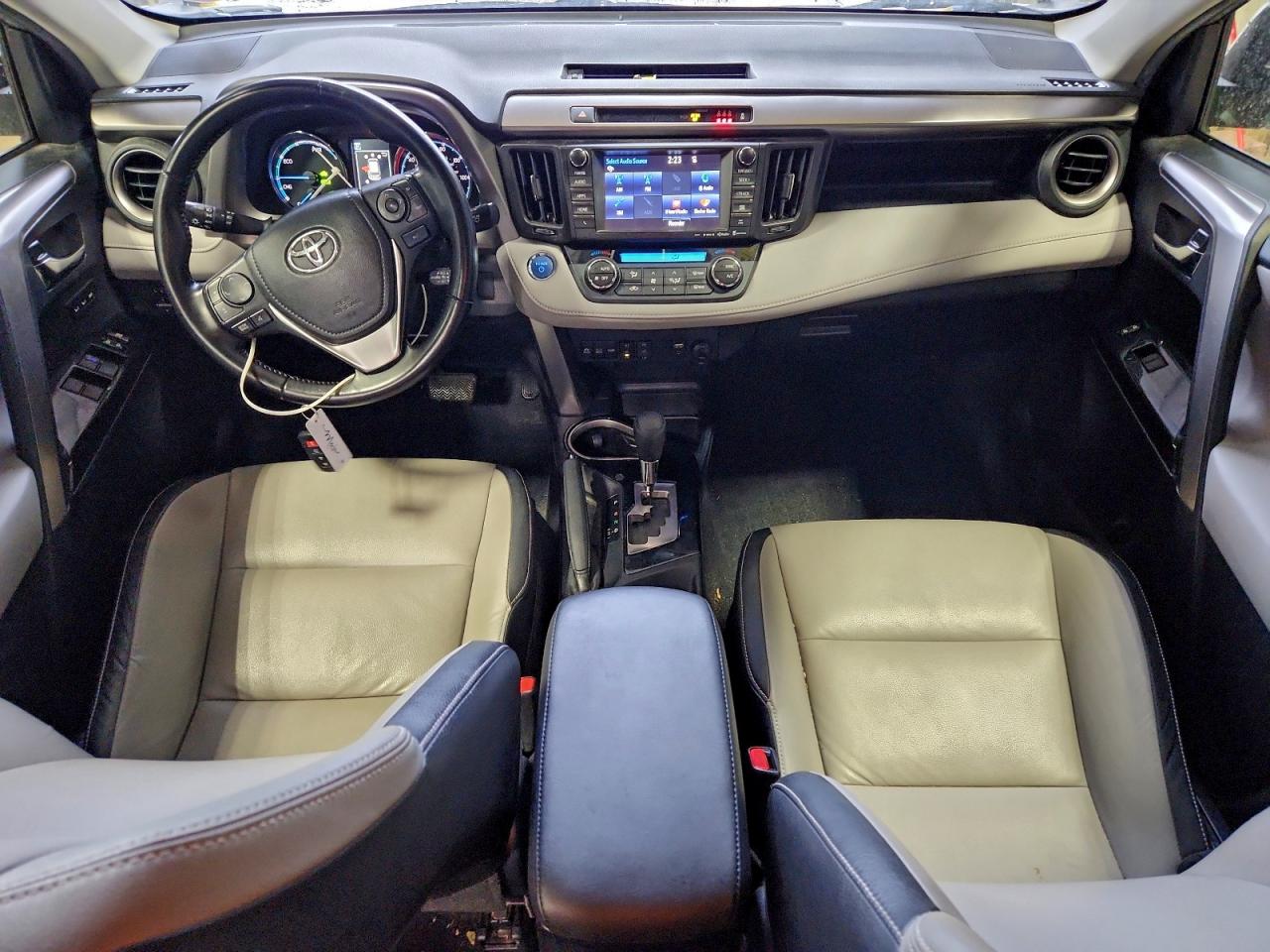 2017 TOYOTA RAV4 HV LIMITED photo 8