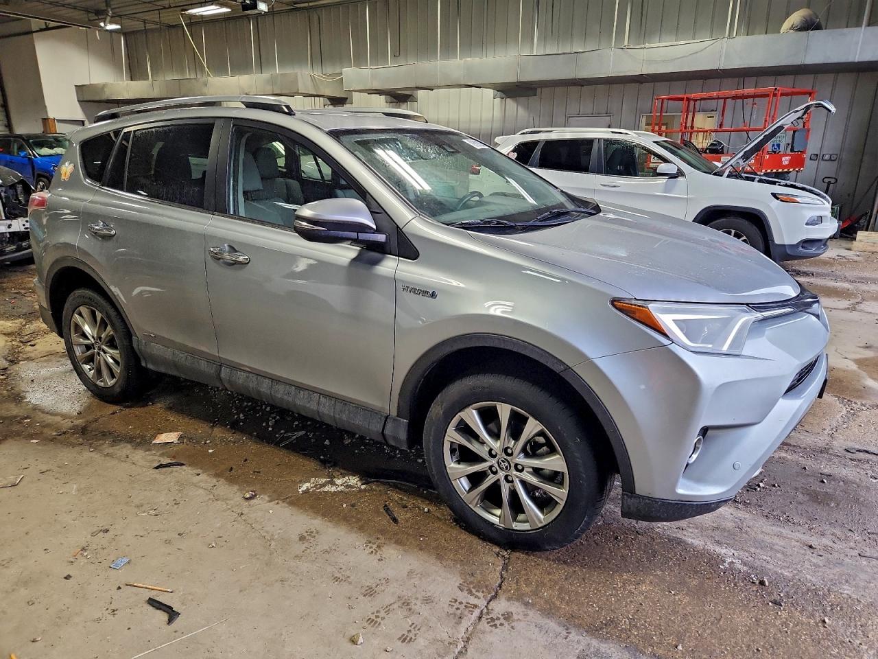 2017 TOYOTA RAV4 HV LIMITED photo 4