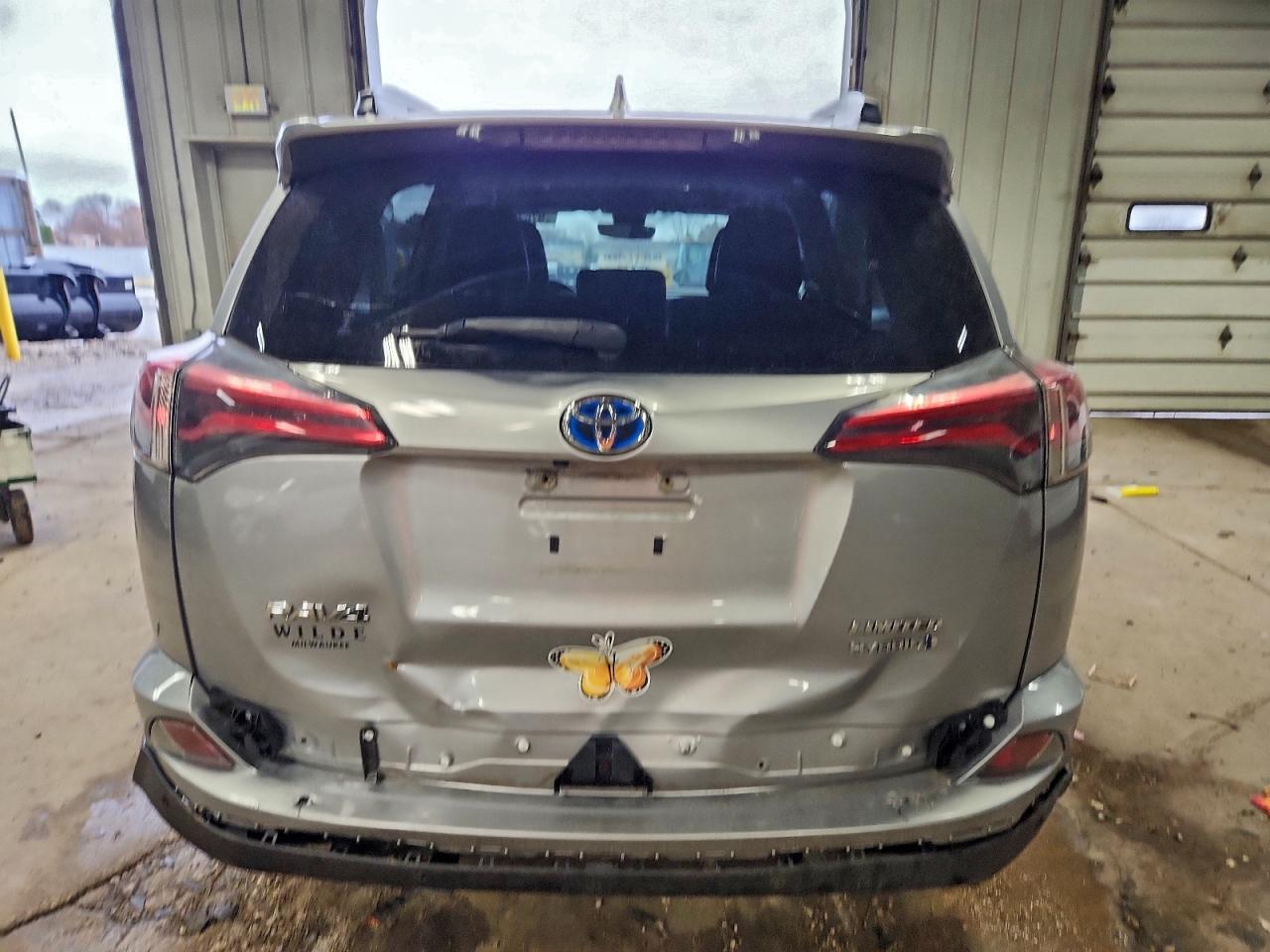 2017 TOYOTA RAV4 HV LIMITED photo 6