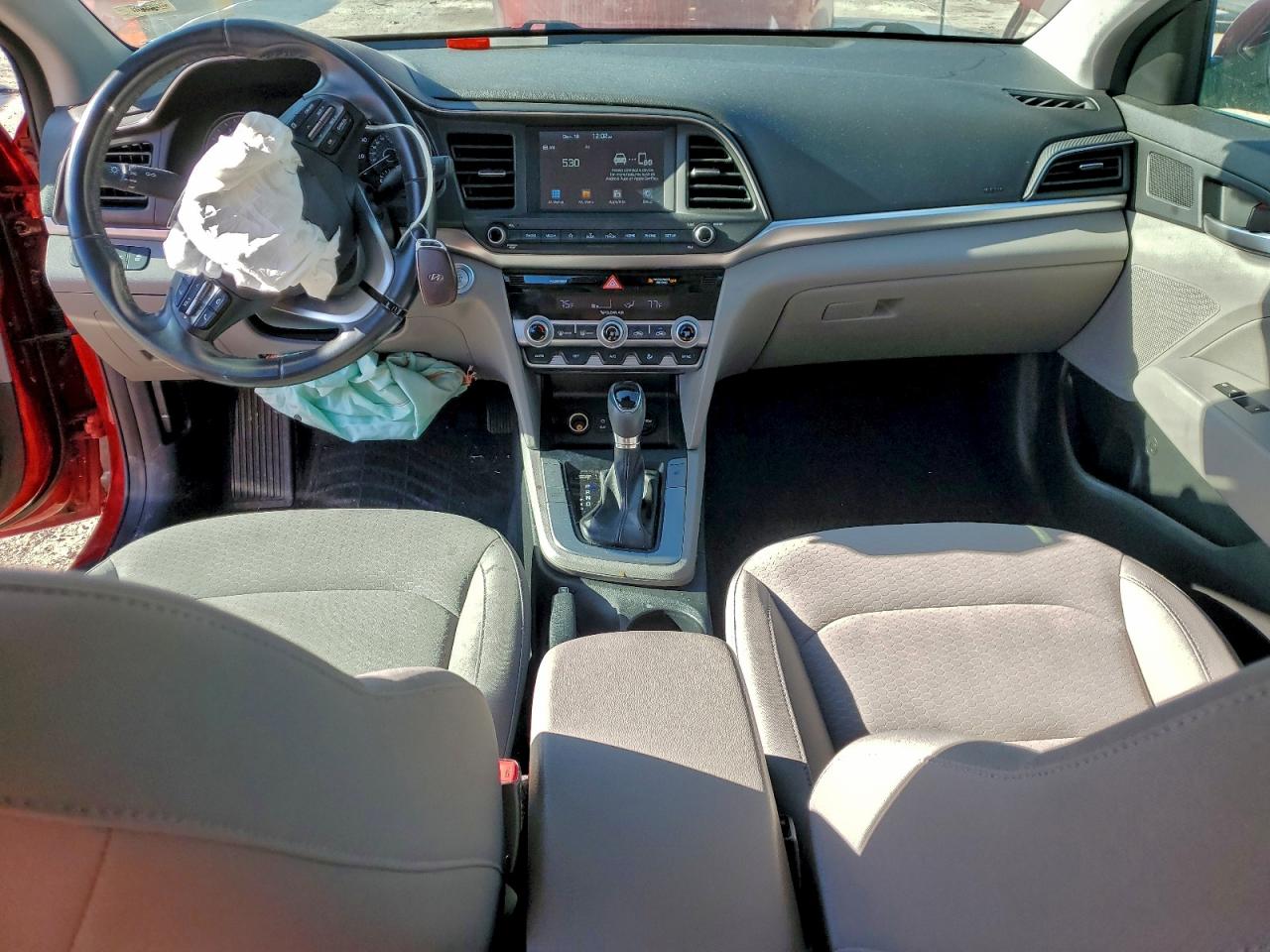 2020 HYUNDAI ELANTRA photo 22