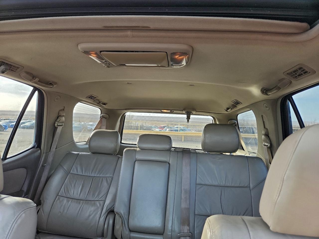 2005 TOYOTA SEQUOIA SR5 photo 10