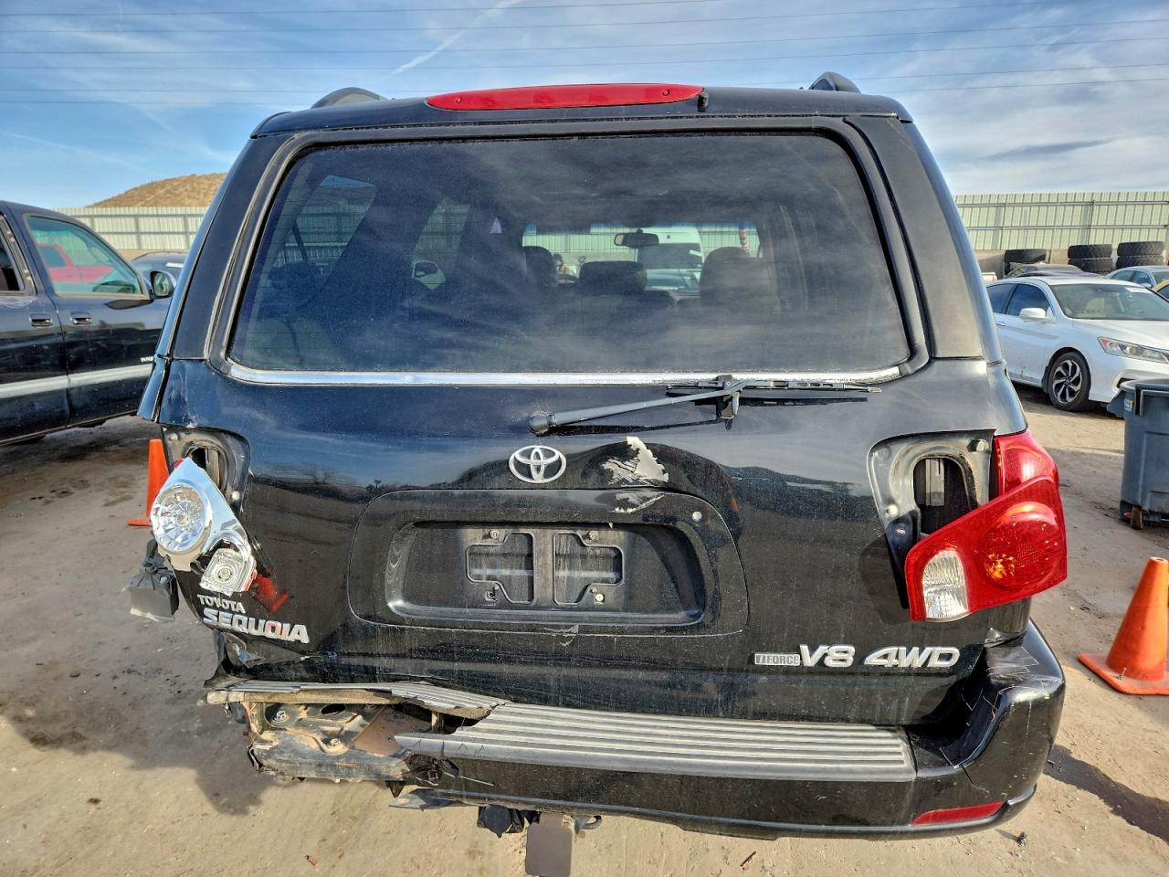 2005 TOYOTA SEQUOIA SR5 photo 6