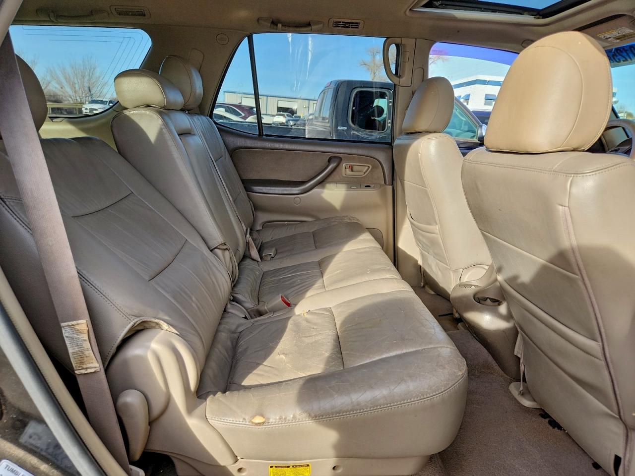 2005 TOYOTA SEQUOIA SR5 photo 11