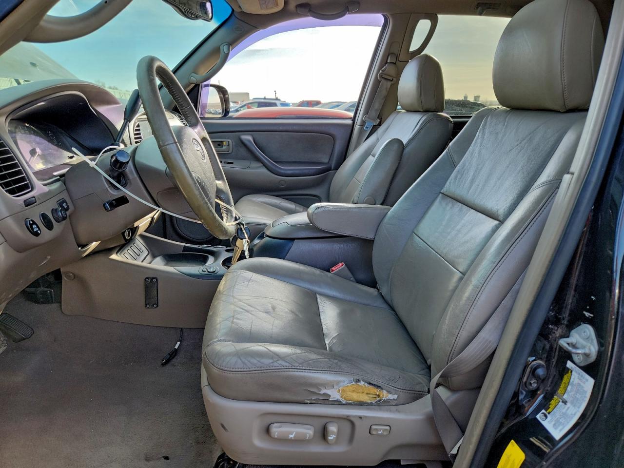 2005 TOYOTA SEQUOIA SR5 photo 7