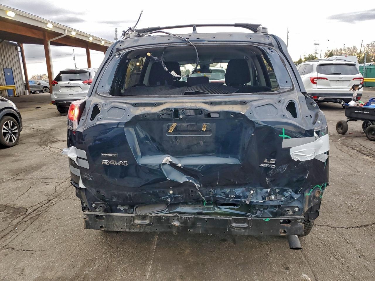 2017 TOYOTA RAV4 LE photo 6