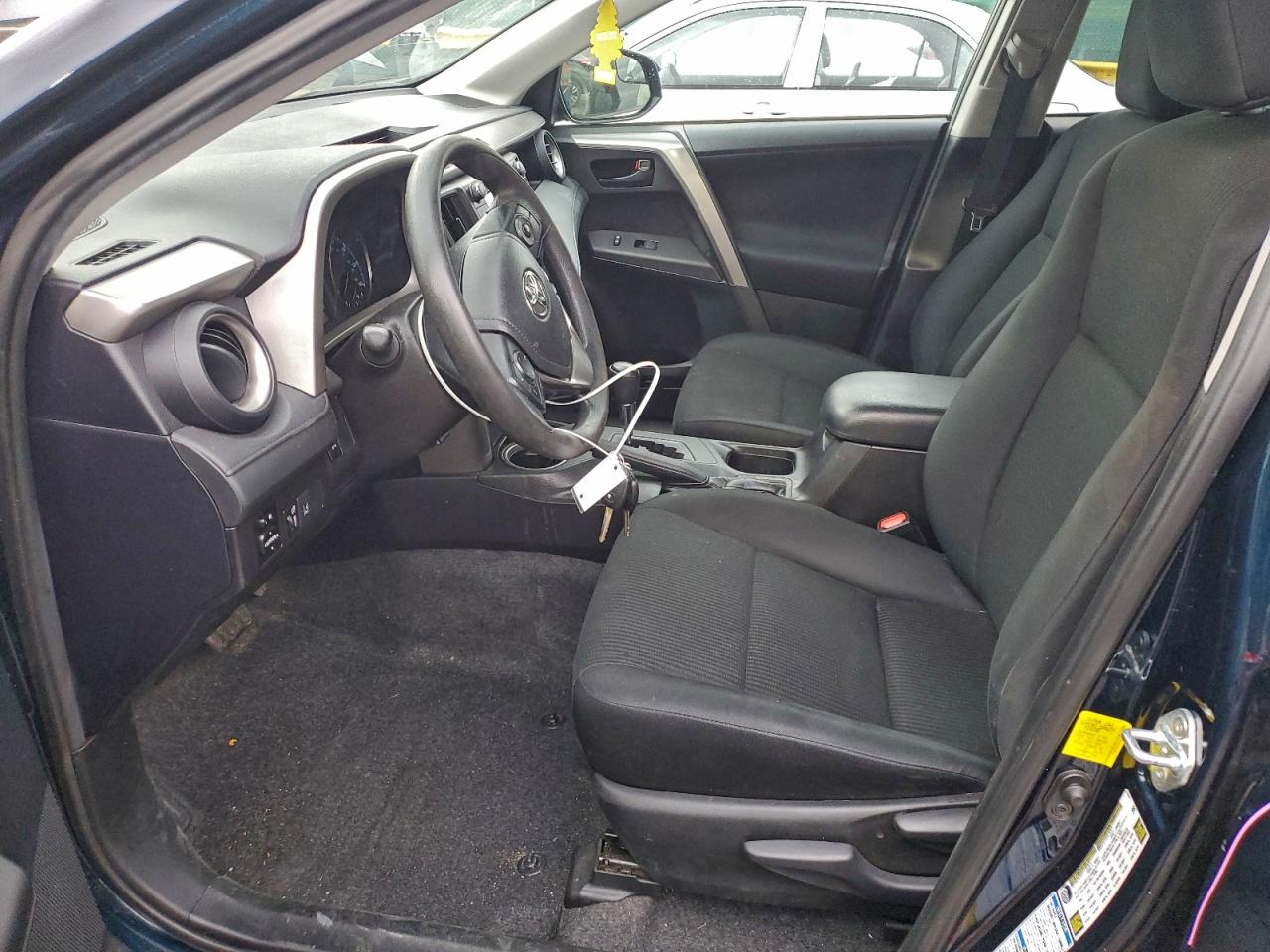 2017 TOYOTA RAV4 LE photo 7