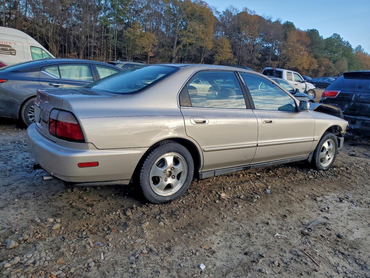 1997 HONDA ACCORD SE photo 3