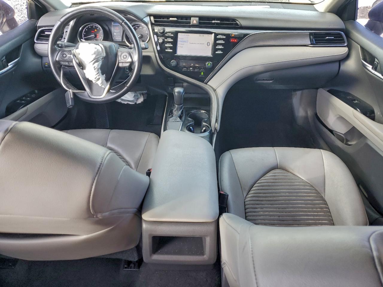 2019 TOYOTA CAMRY L photo 8