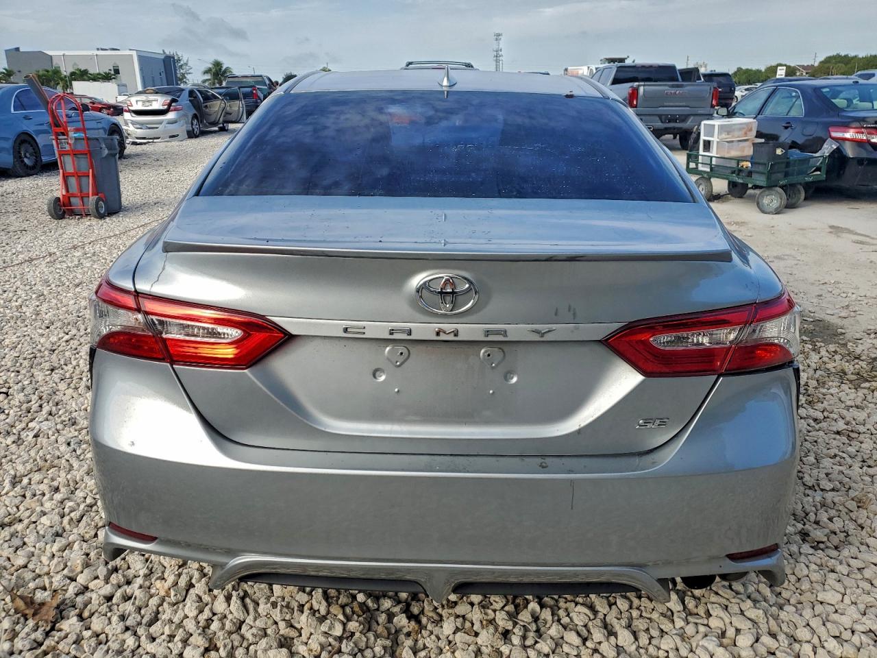 2019 TOYOTA CAMRY L photo 6