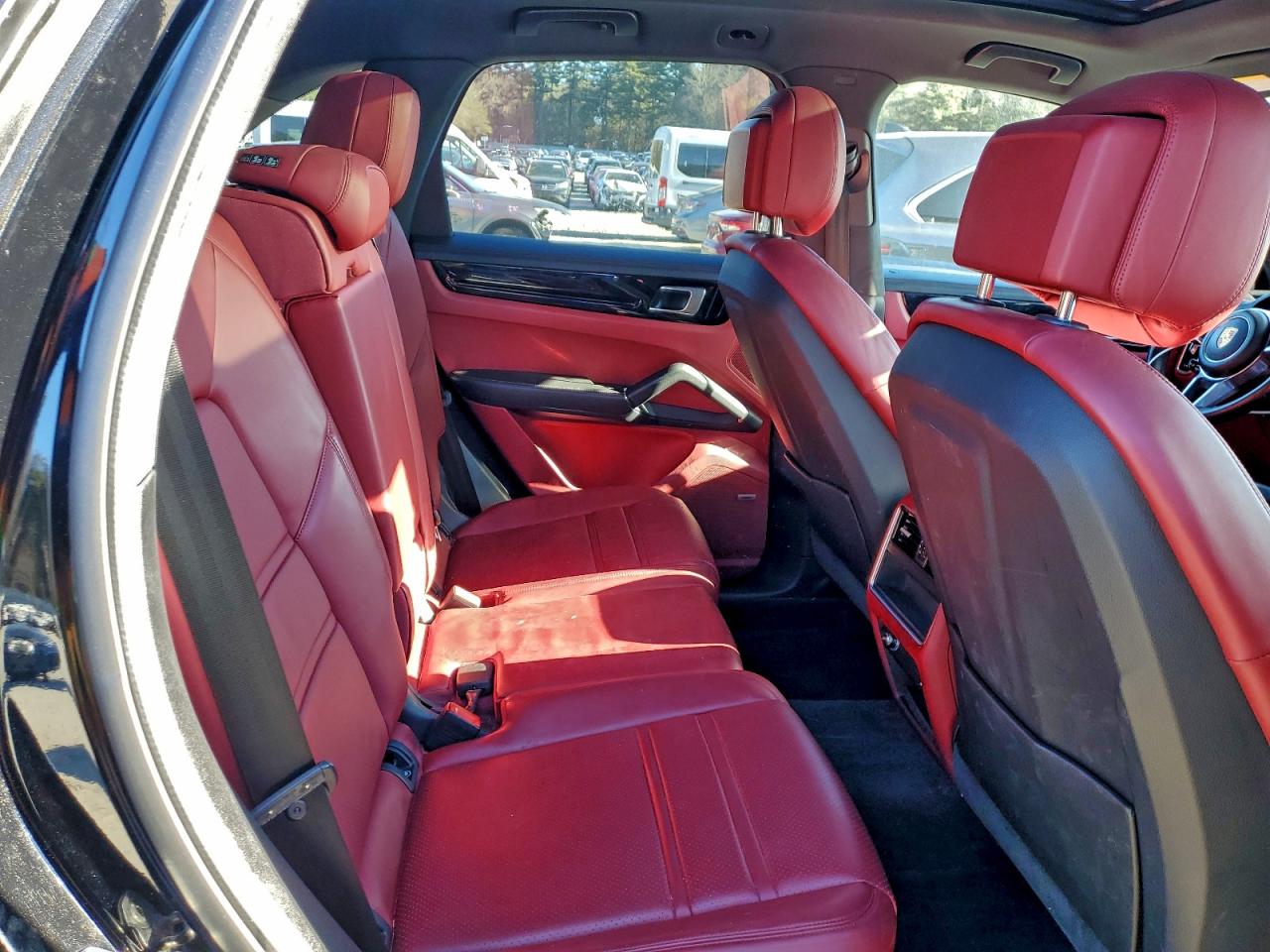 2021 PORSCHE CAYENNE photo 11
