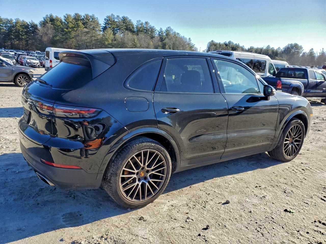 2021 PORSCHE CAYENNE photo 3