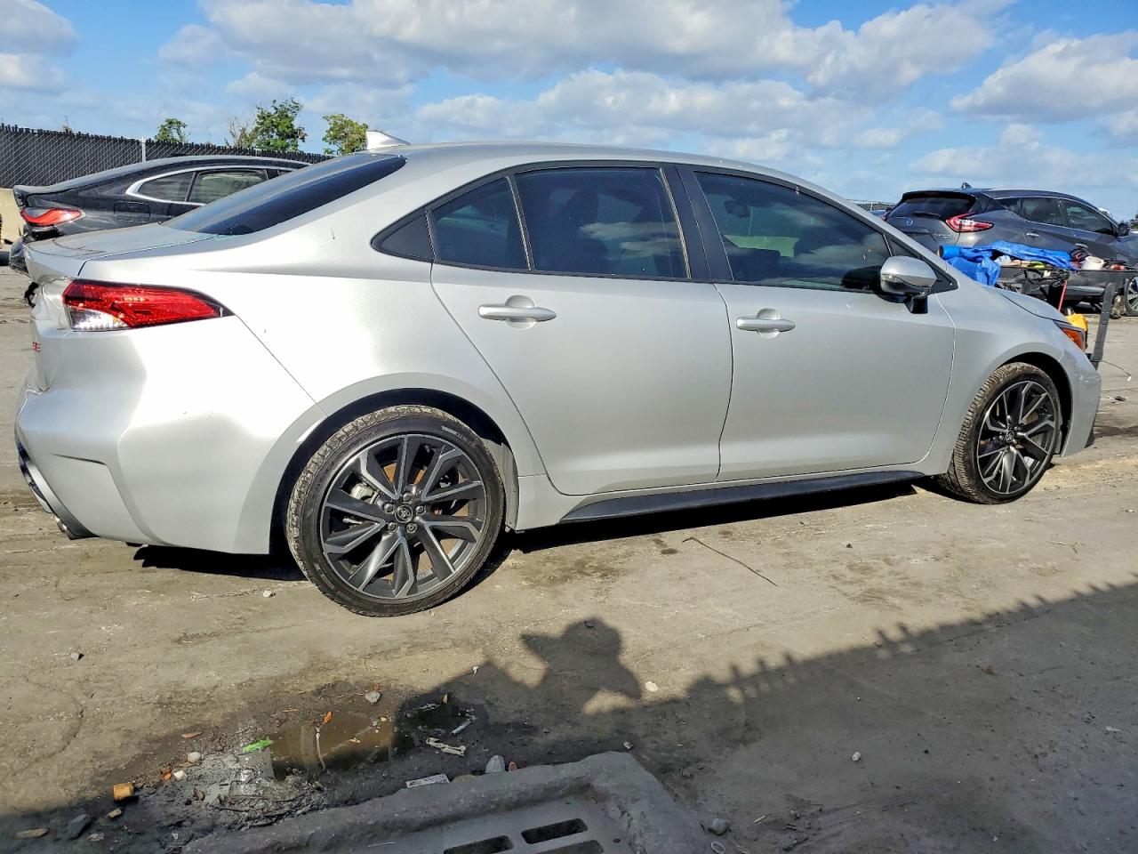 2022 TOYOTA COROLLA SE photo 3