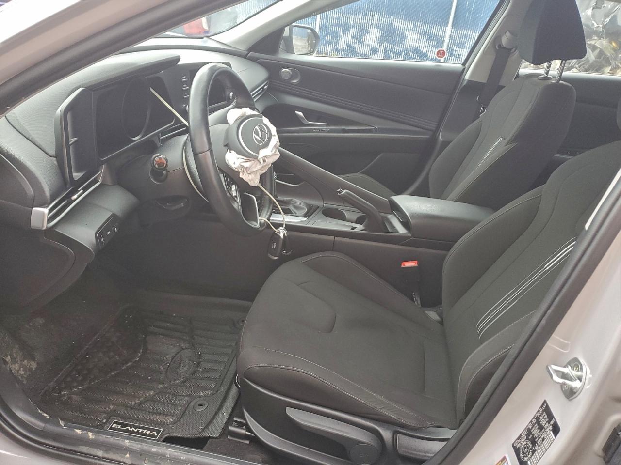 2022 HYUNDAI ELANTRA SEL photo 7