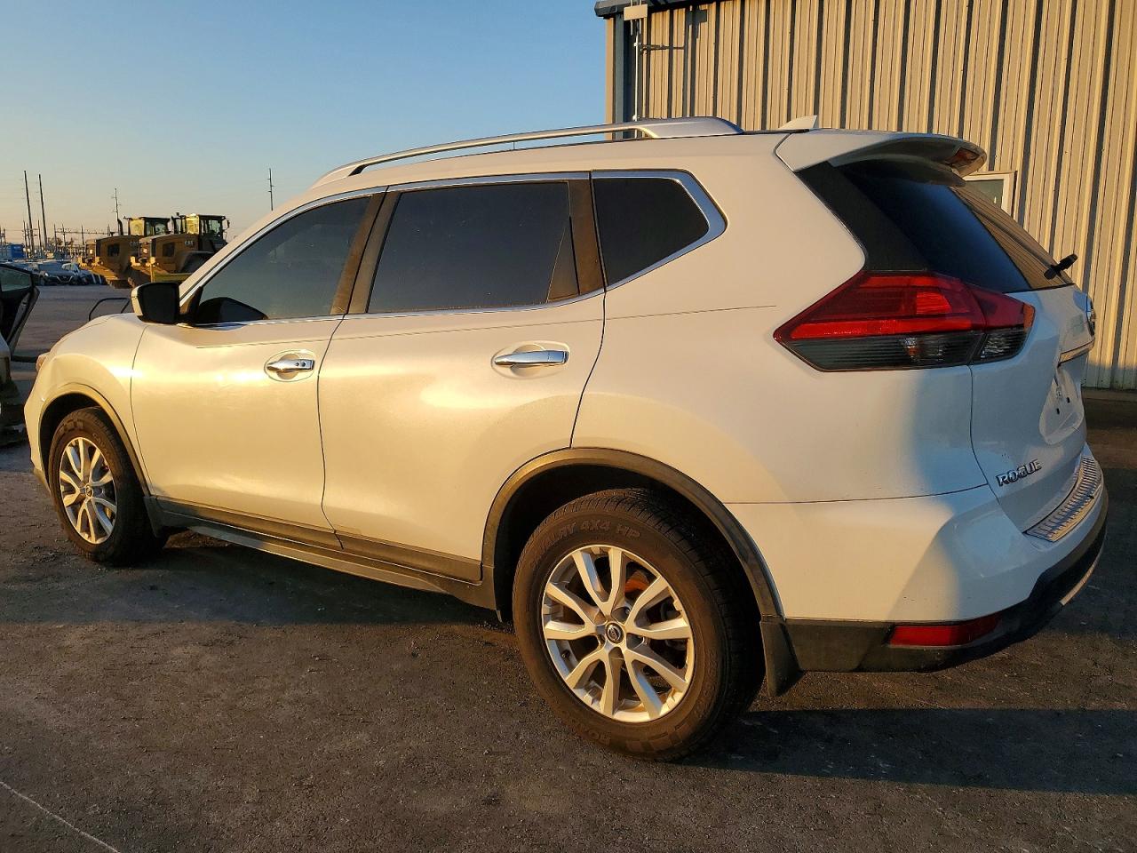 2017 NISSAN ROGUE S photo 2