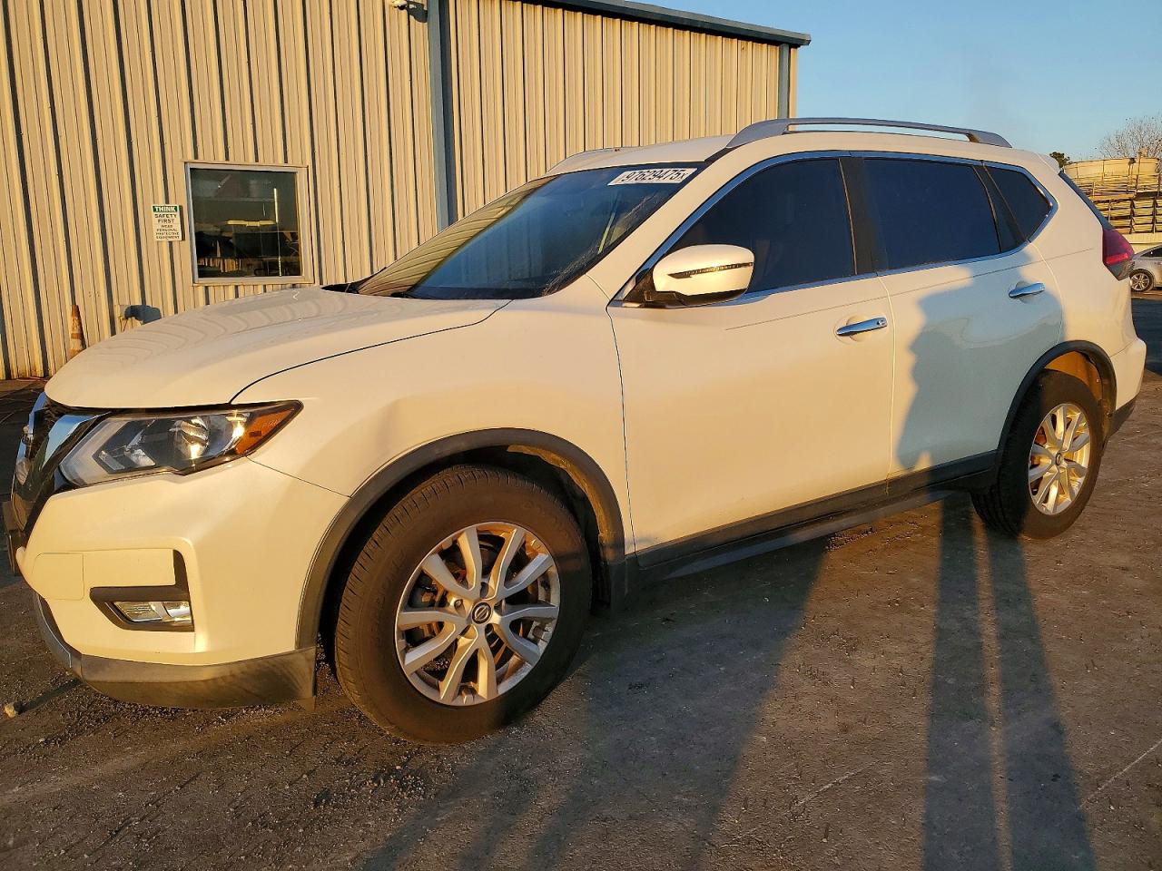 2017 NISSAN ROGUE