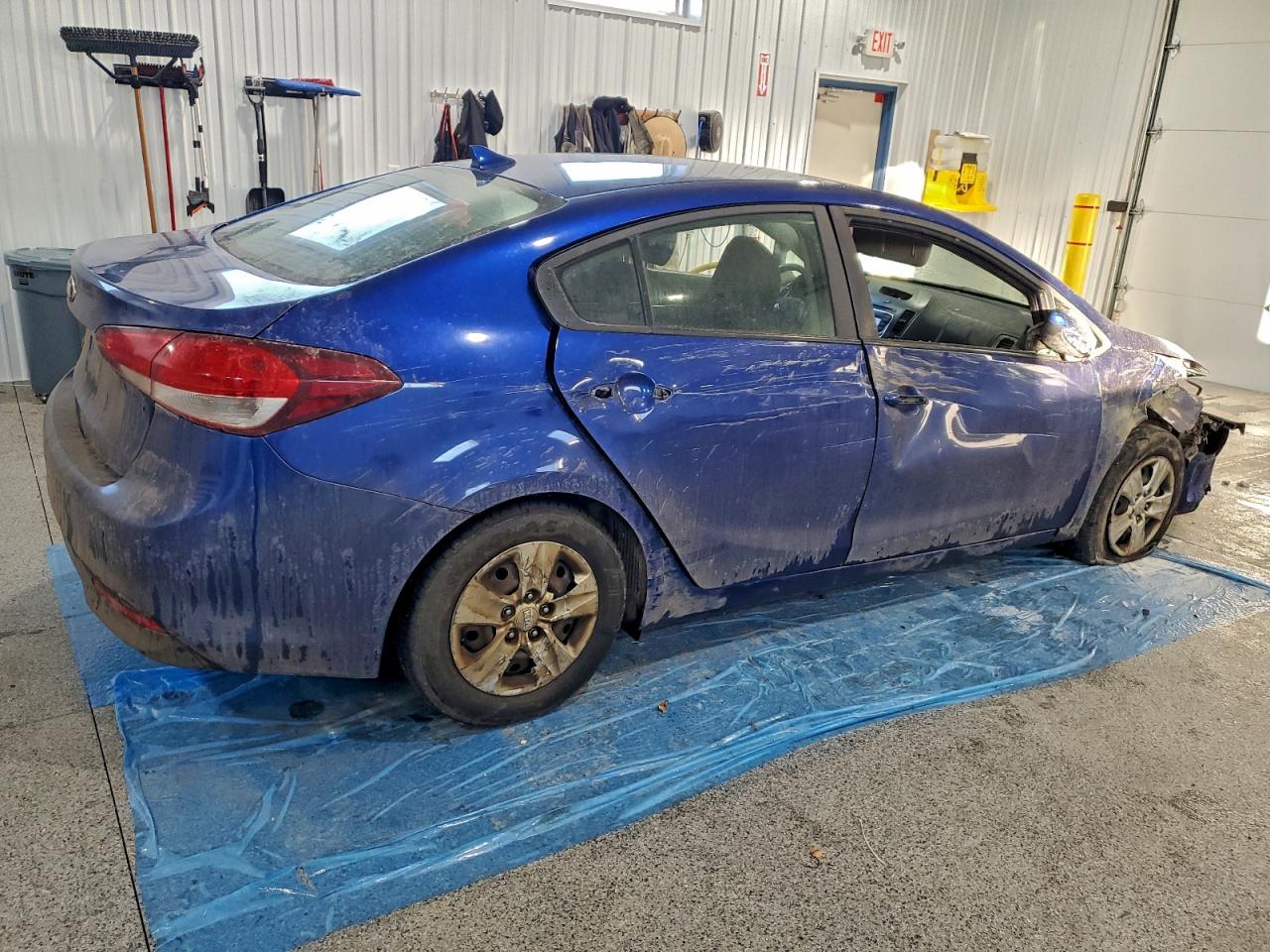 2017 KIA FORTE LX photo 3