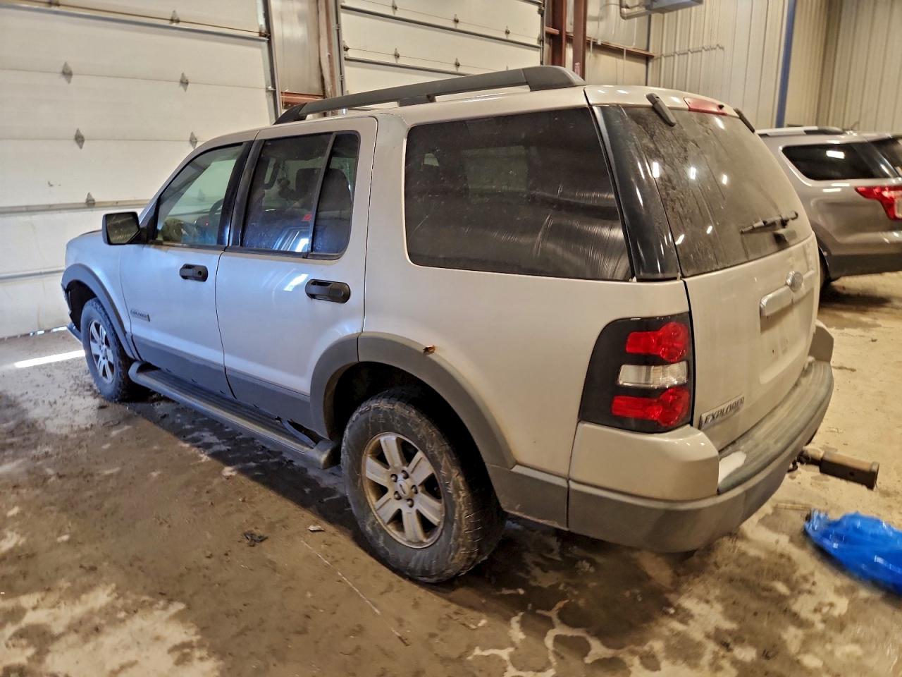 2006 FORD EXPLORER XLT photo 2