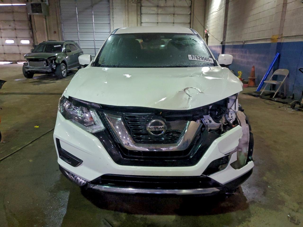 2020 NISSAN ROGUE S photo 5