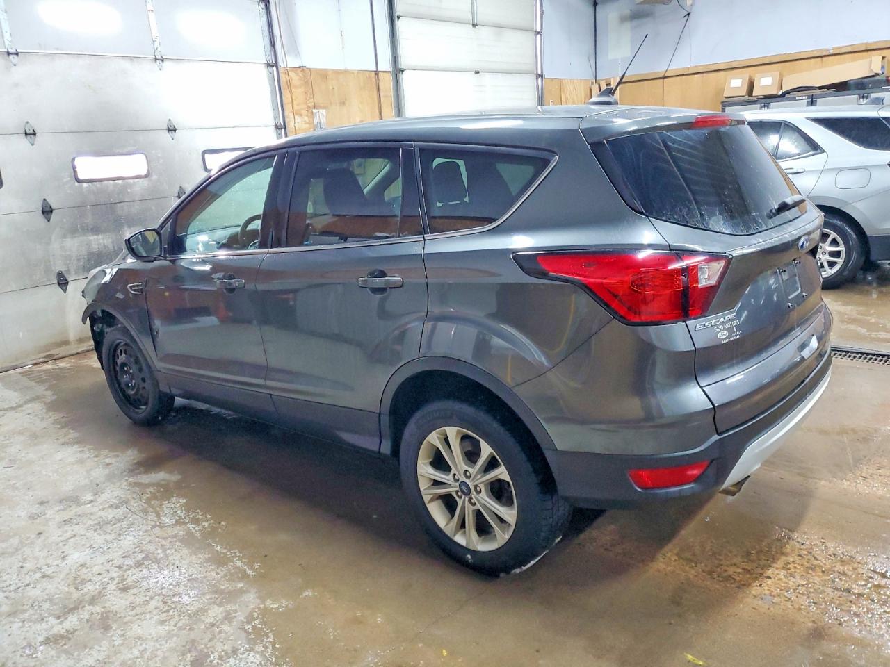 2019 FORD ESCAPE SE photo 2