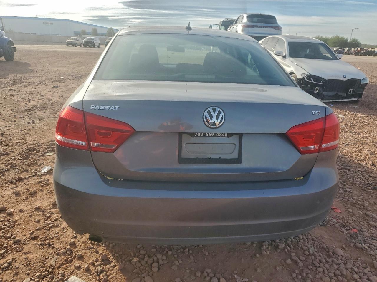 2015 VOLKSWAGEN PASSAT S photo 6
