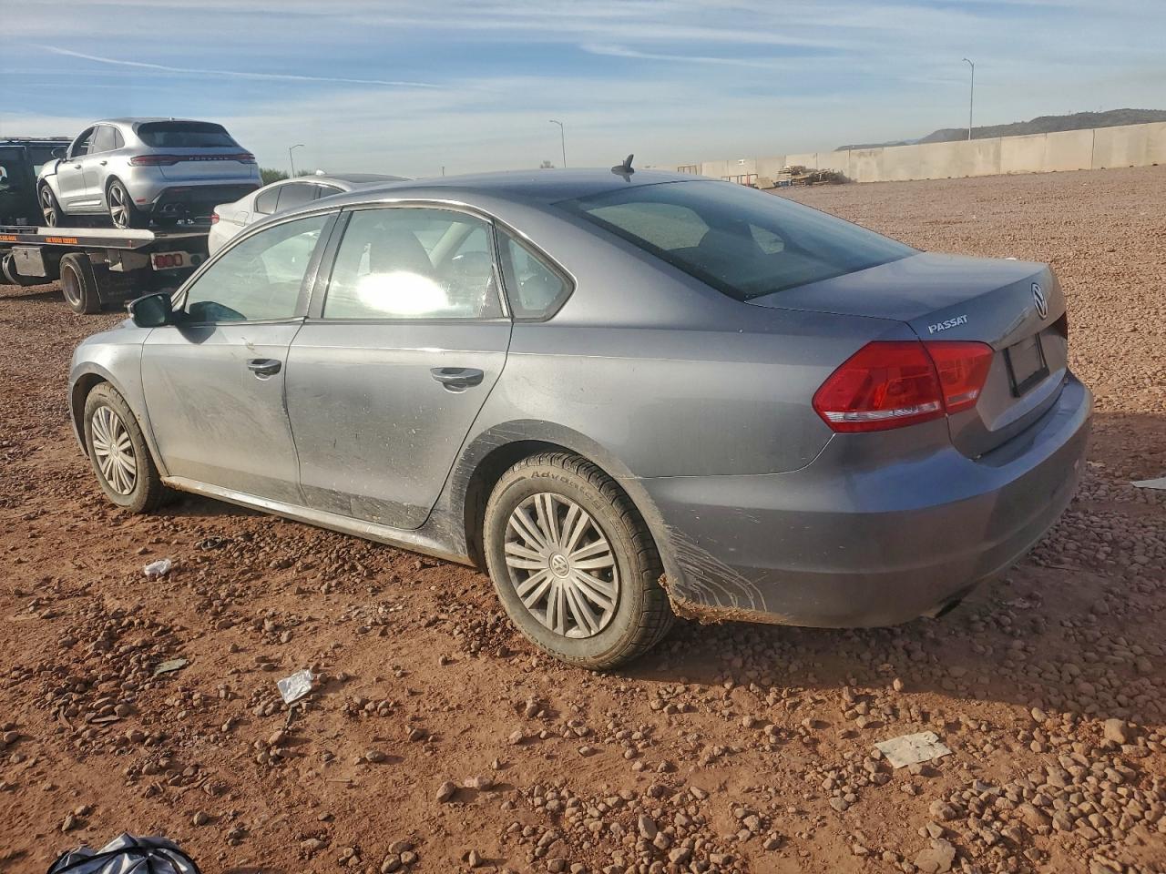 2015 VOLKSWAGEN PASSAT S photo 2