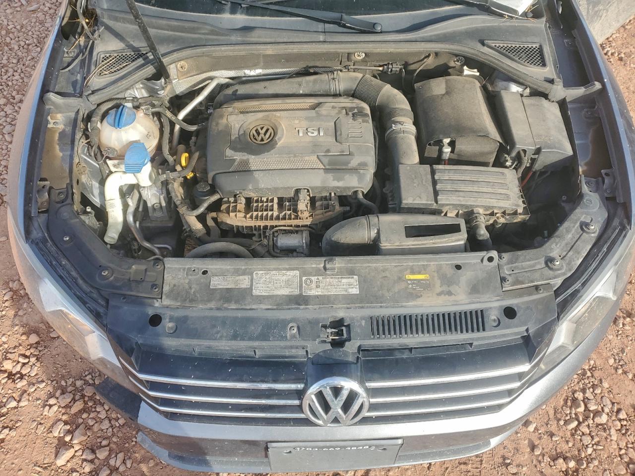 2015 VOLKSWAGEN PASSAT S photo 11