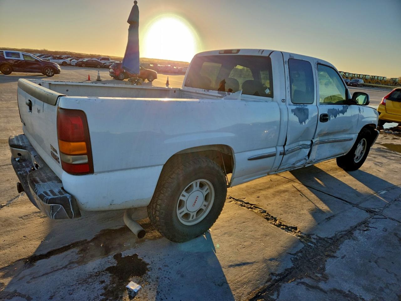 2001 GMC NEW SIERRA C1500 photo 3