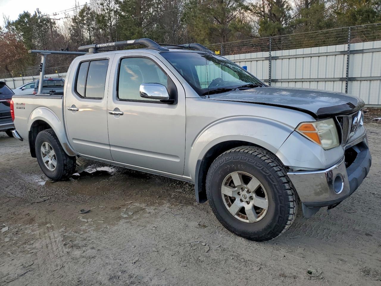 2005 NISSAN FRONTIER CREW CAB LE photo 4