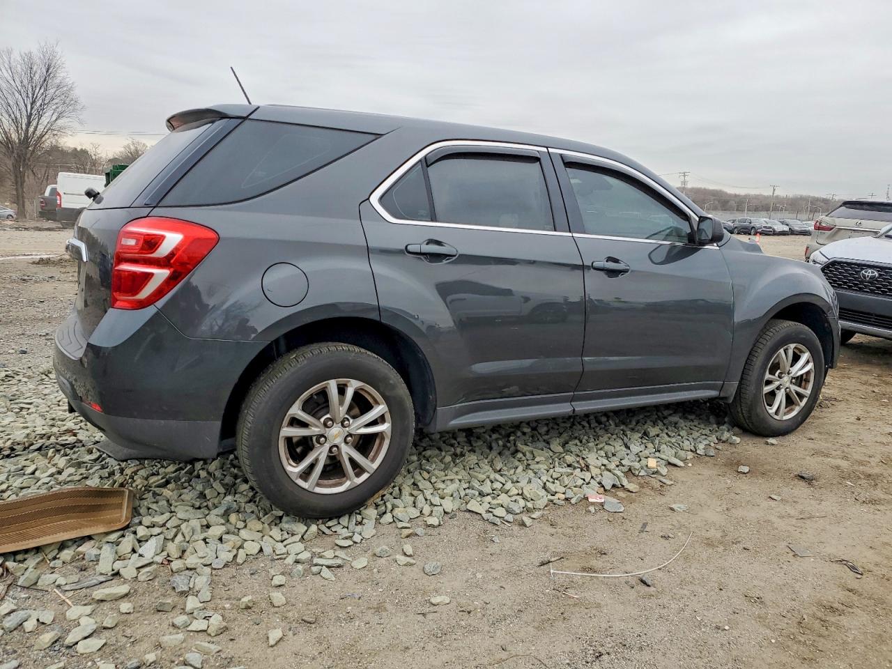 2017 CHEVROLET EQUINOX LS photo 3