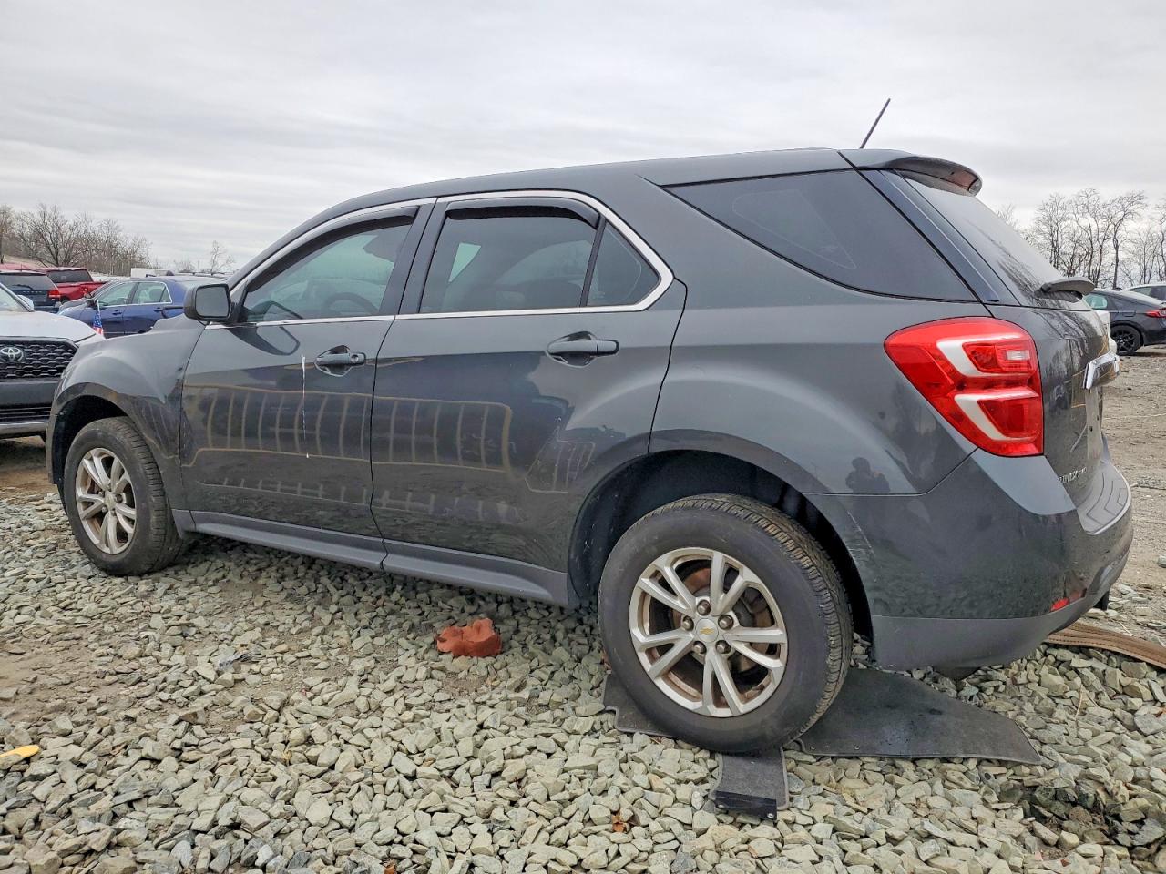 2017 CHEVROLET EQUINOX LS photo 2