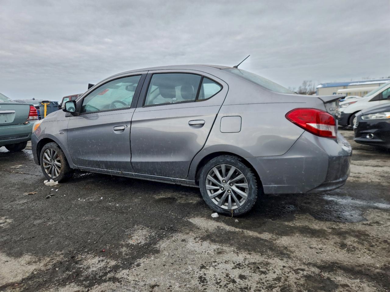 2017 MITSUBISHI MIRAGE G4 SE photo 2