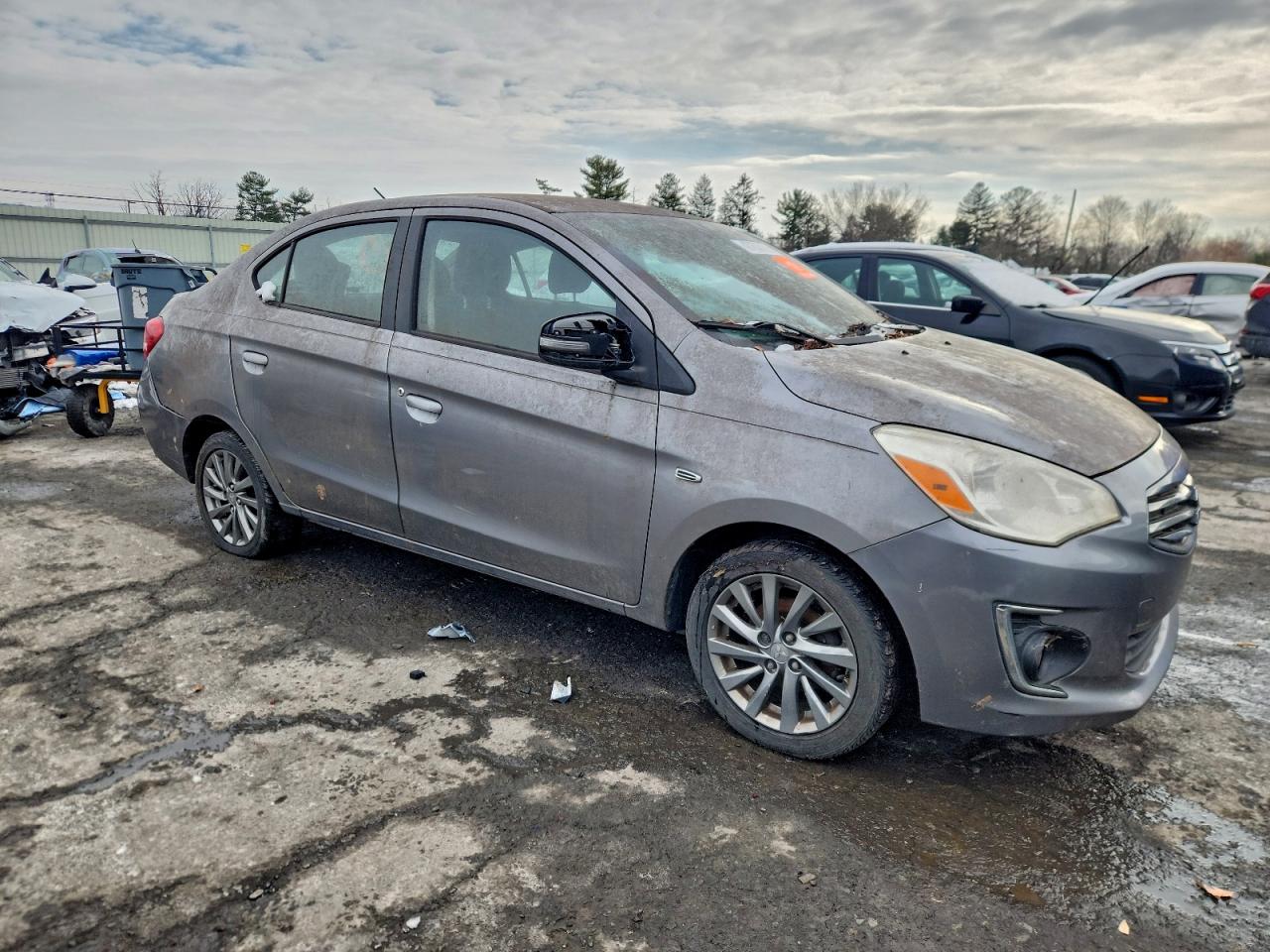 2017 MITSUBISHI MIRAGE G4 SE photo 4