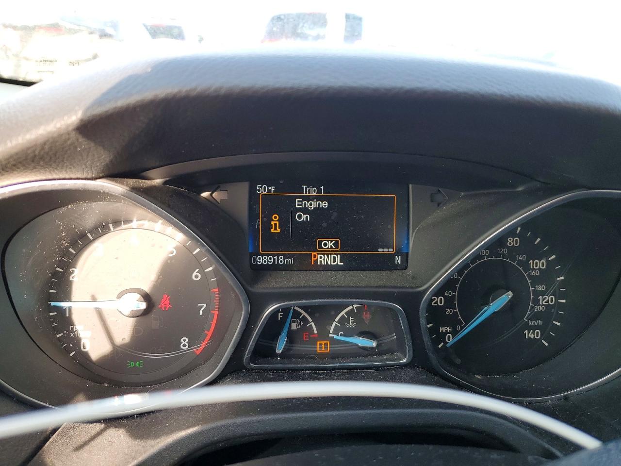 2017 FORD FOCUS SE photo 9