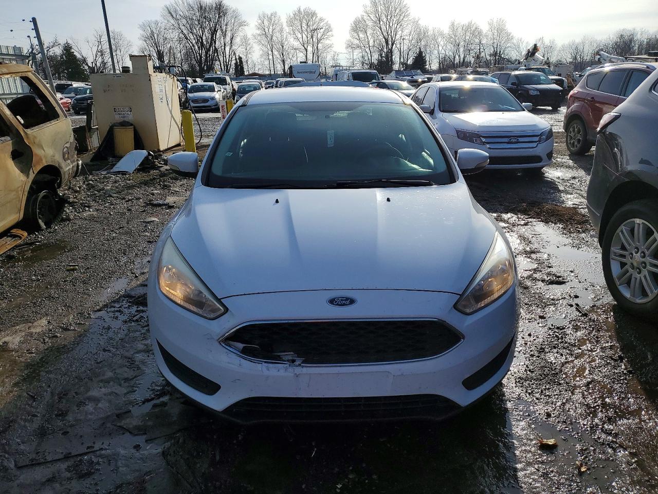 2017 FORD FOCUS SE photo 5