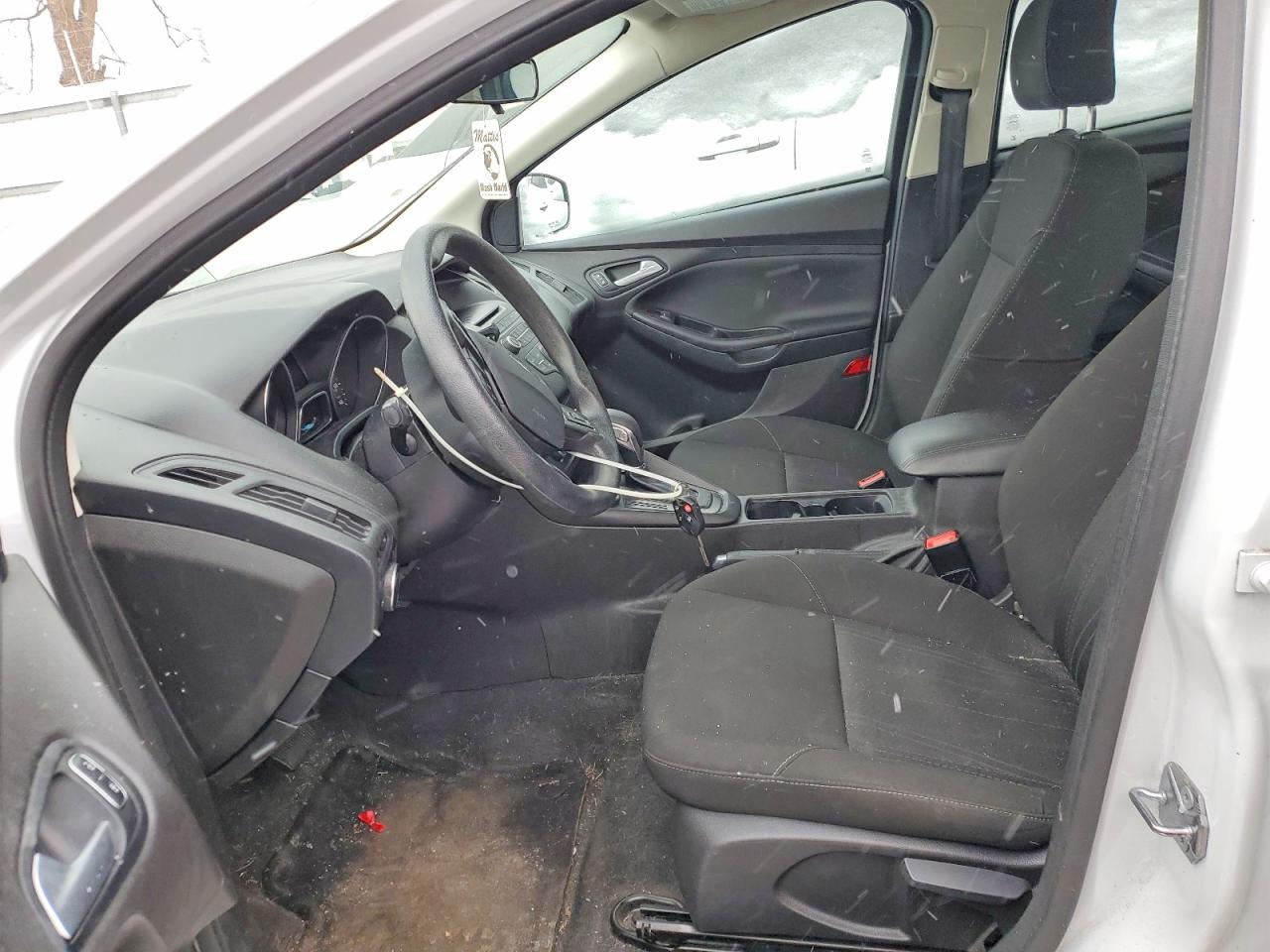 2017 FORD FOCUS SE photo 7