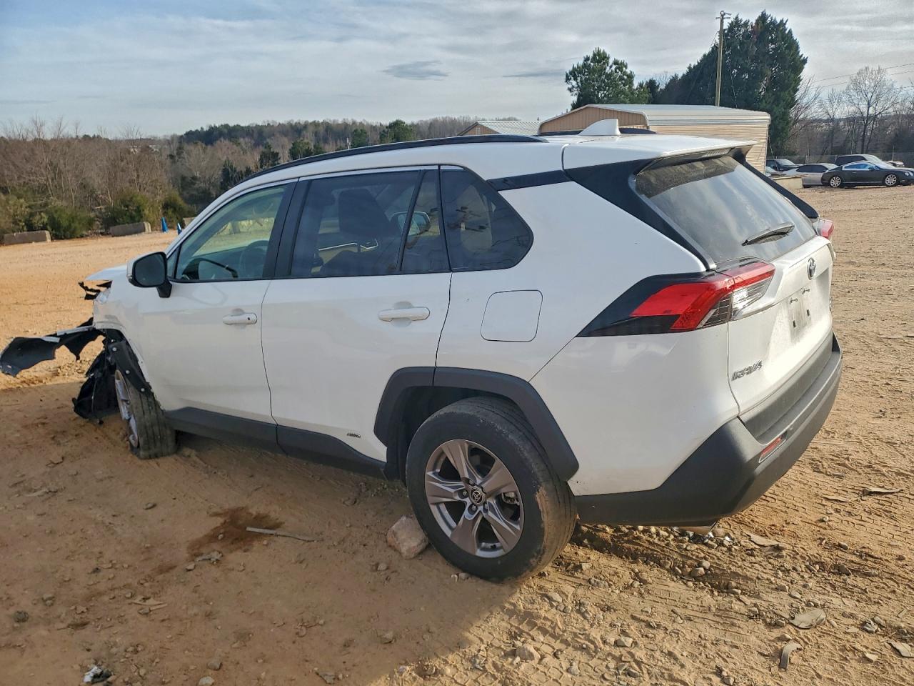 2022 TOYOTA RAV4 XLE photo 2