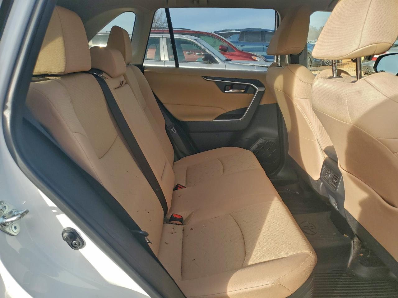 2022 TOYOTA RAV4 XLE photo 10