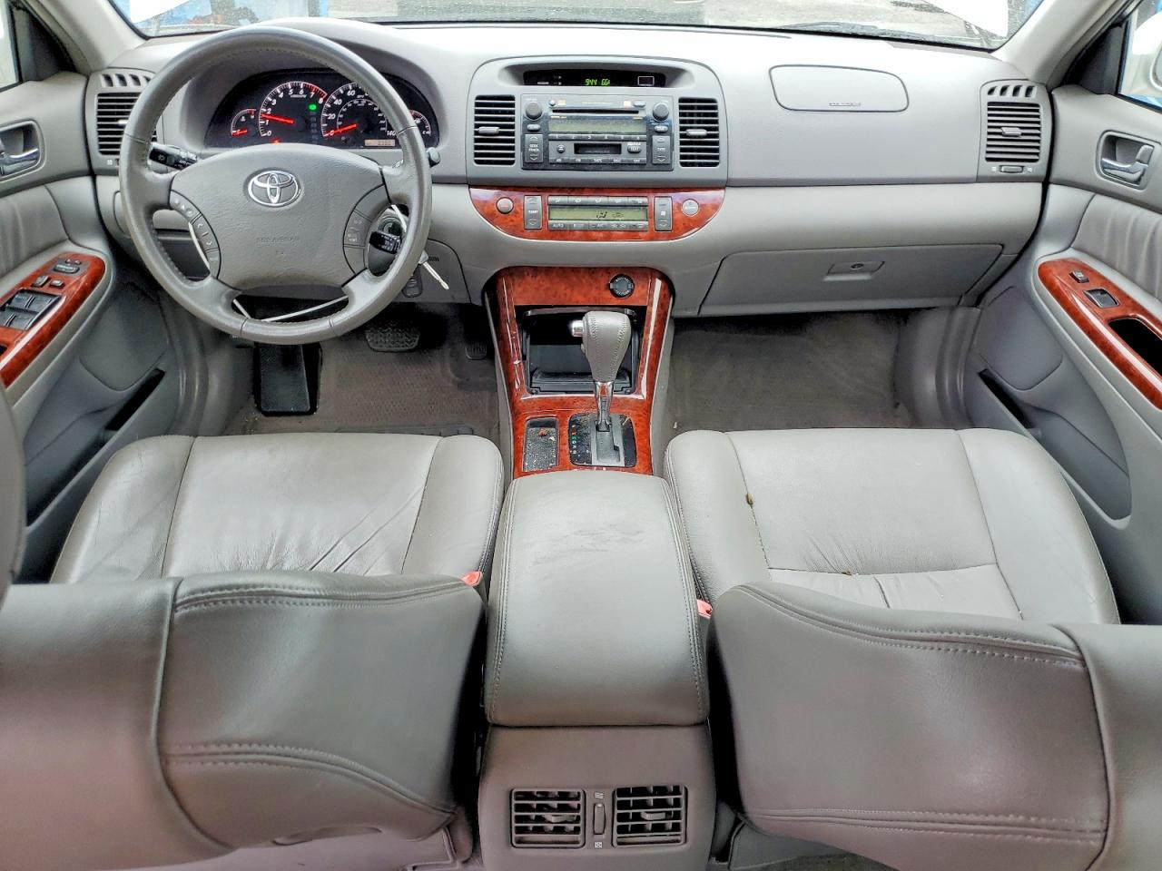 2005 TOYOTA CAMRY LE photo 8