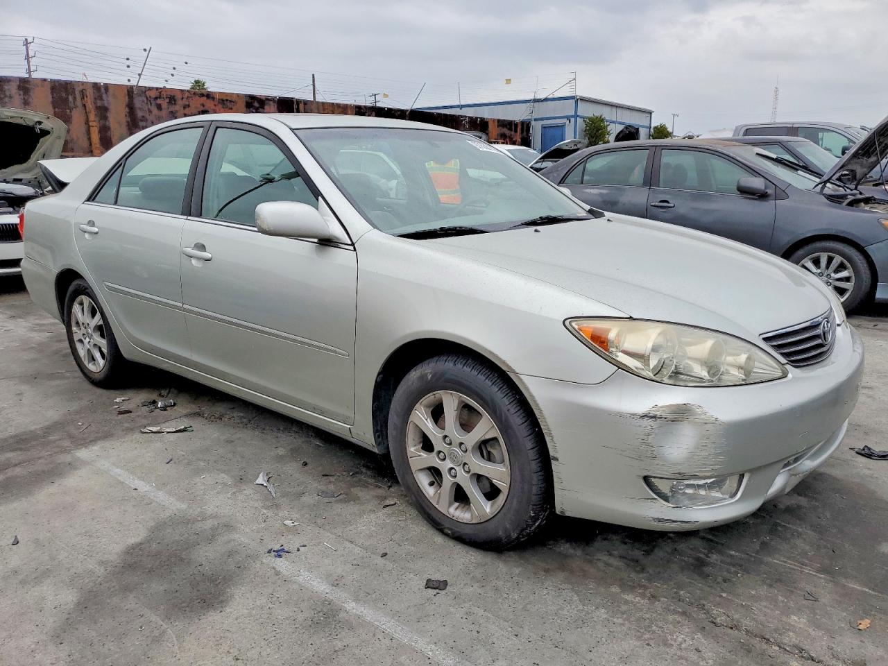 2005 TOYOTA CAMRY LE photo 4