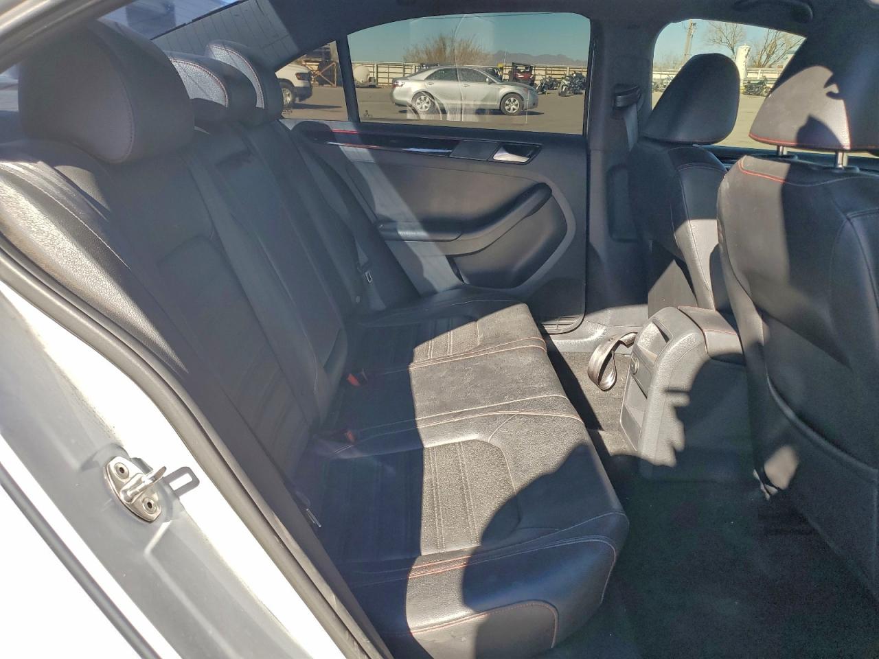 2017 VOLKSWAGEN JETTA GLI photo 10