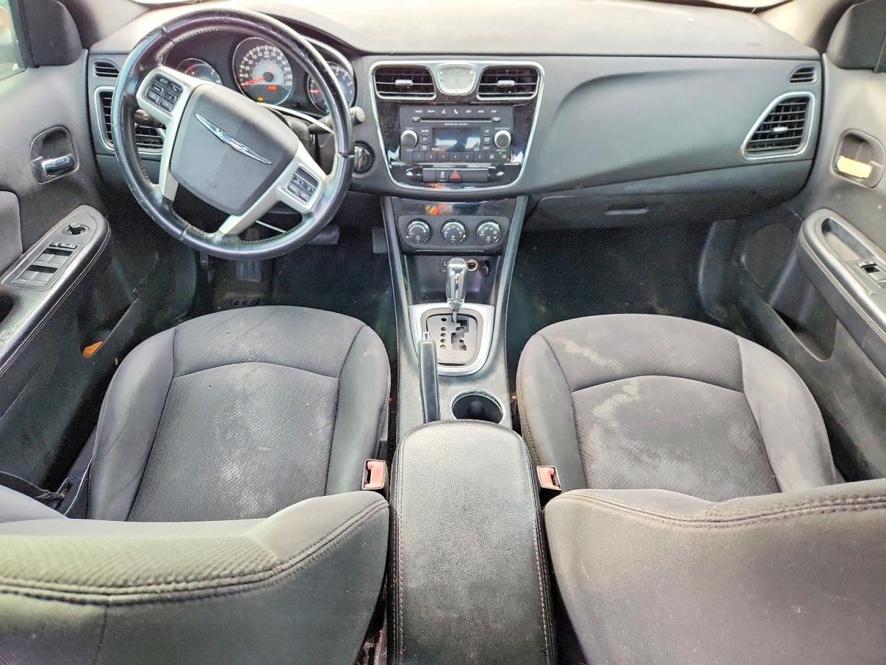 2013 CHRYSLER 200 TOURING photo 8